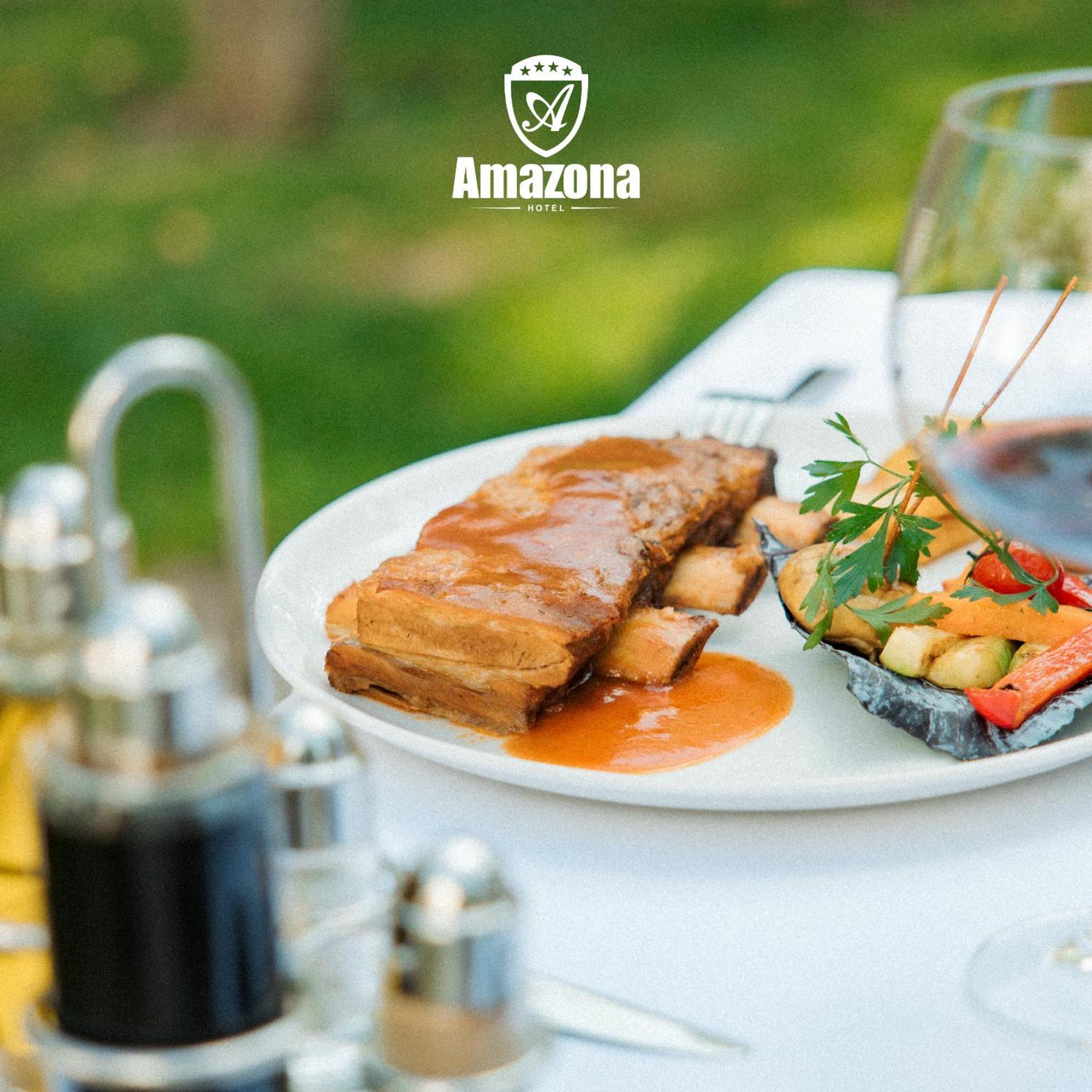 Amazona Hotel Pristina Exteriör bild