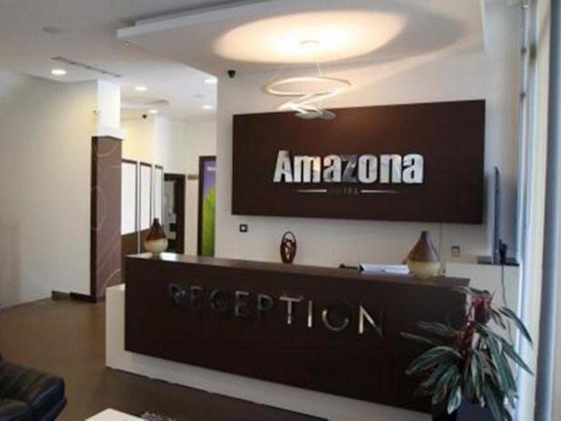 Amazona Hotel Pristina Exteriör bild