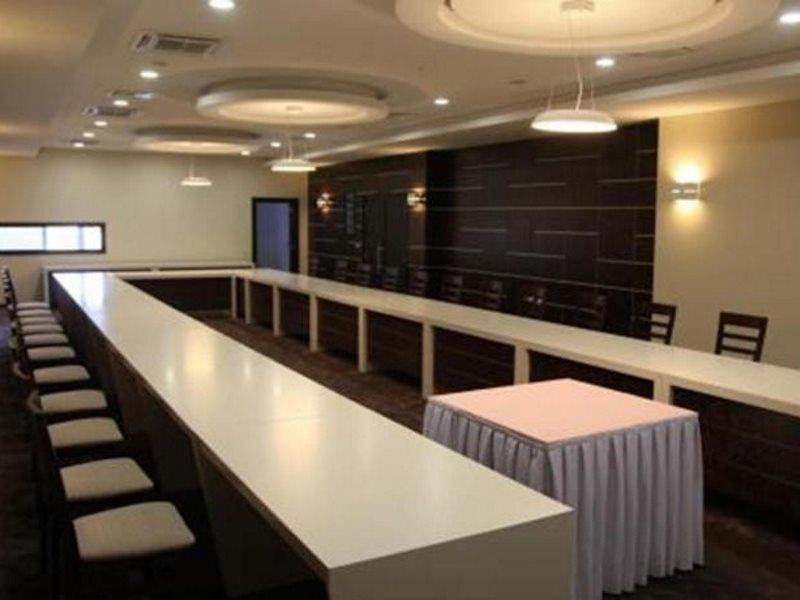 Amazona Hotel Pristina Exteriör bild